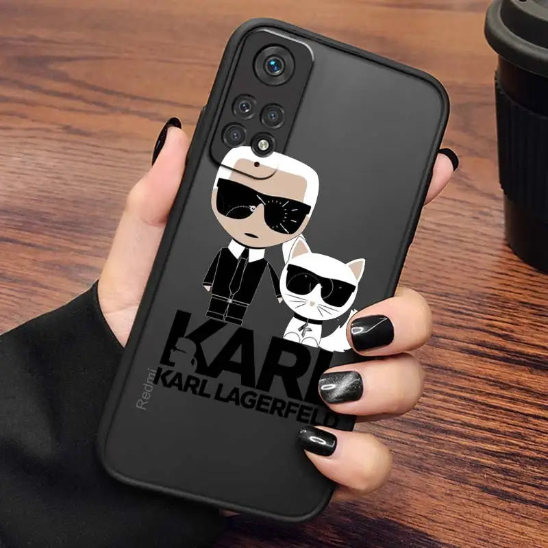 Funda de Teléfono Translúcida Esmerilada para Redmi Note - Diseño de Moda Karl - Compatible con Note 12, 12S, 12T, 11, 11T, 11E, 10, 10S, 9, 8, 7 Pro Plus, 5G